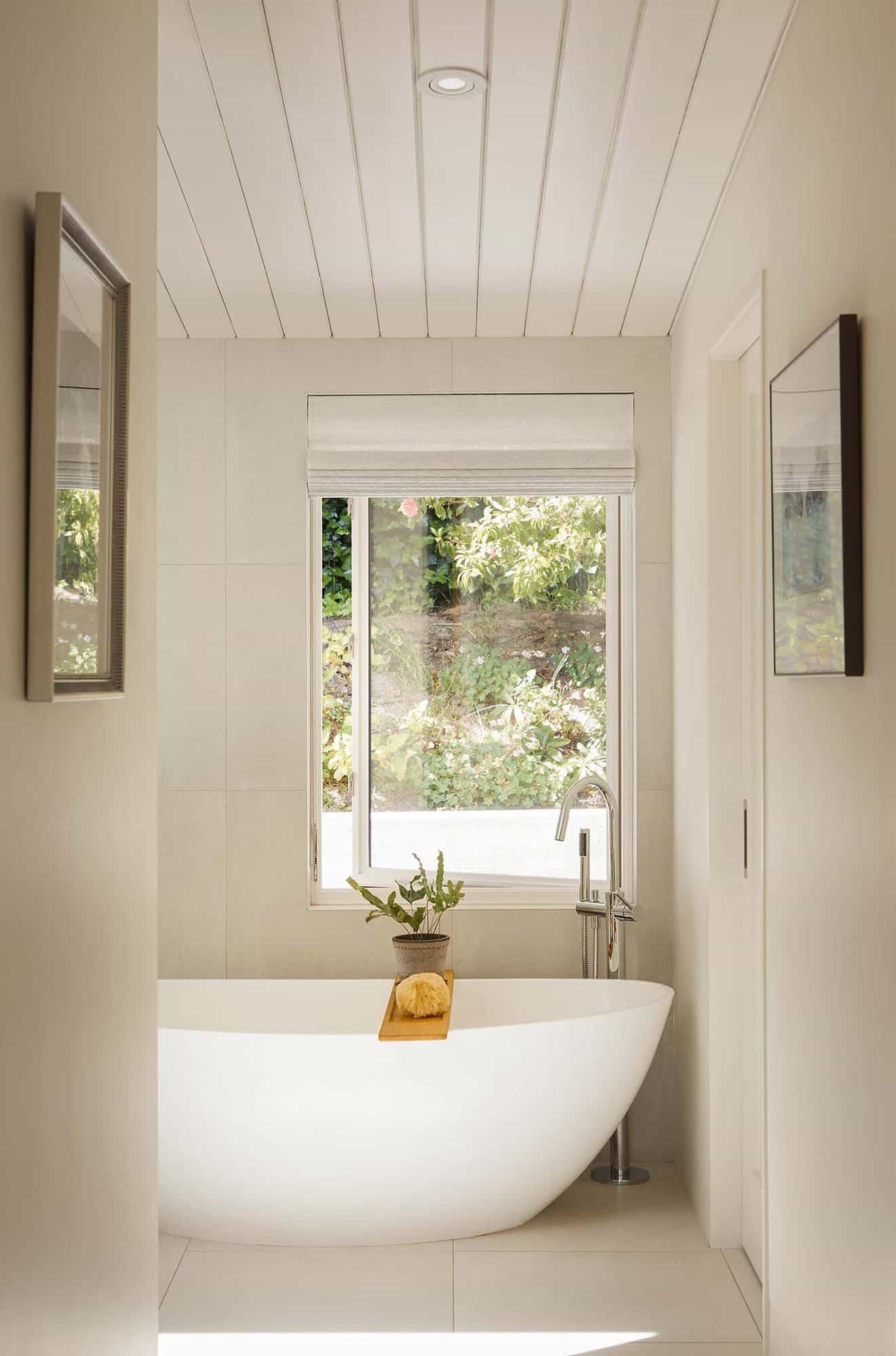 mid-century-bathroom-with-a-freestanding-tub