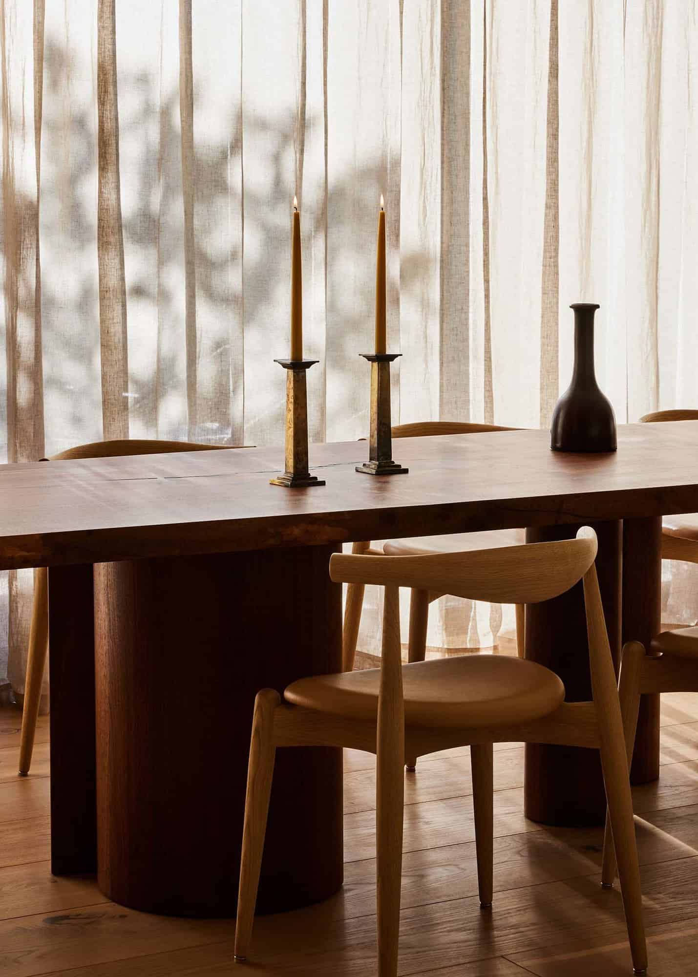 modern-minimalist-dining-room