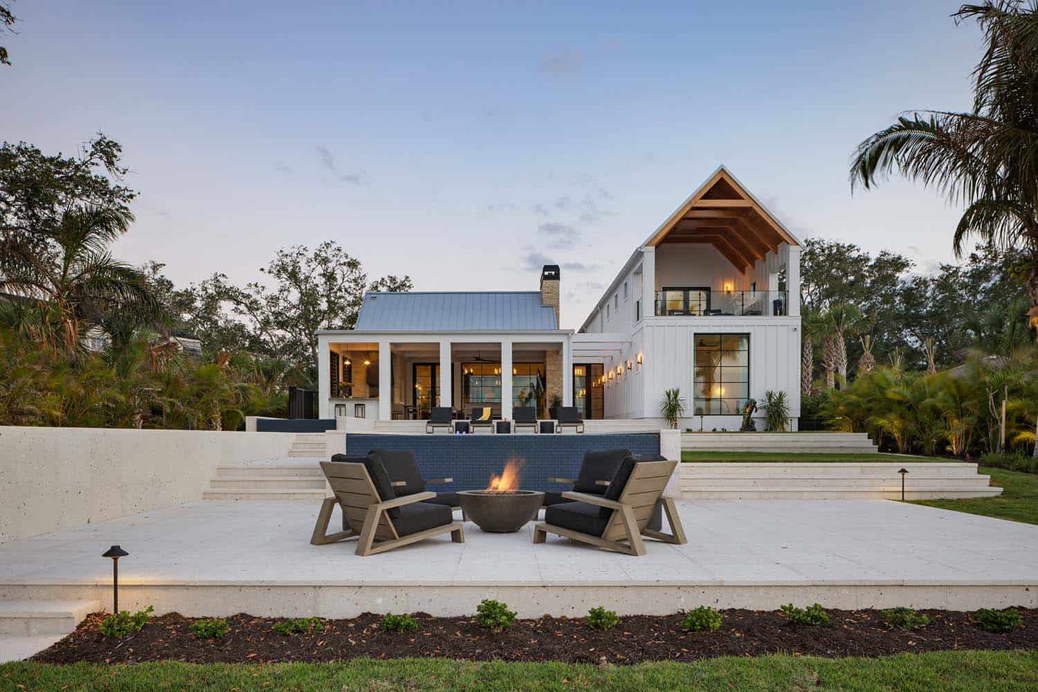 modern-river-house-patio