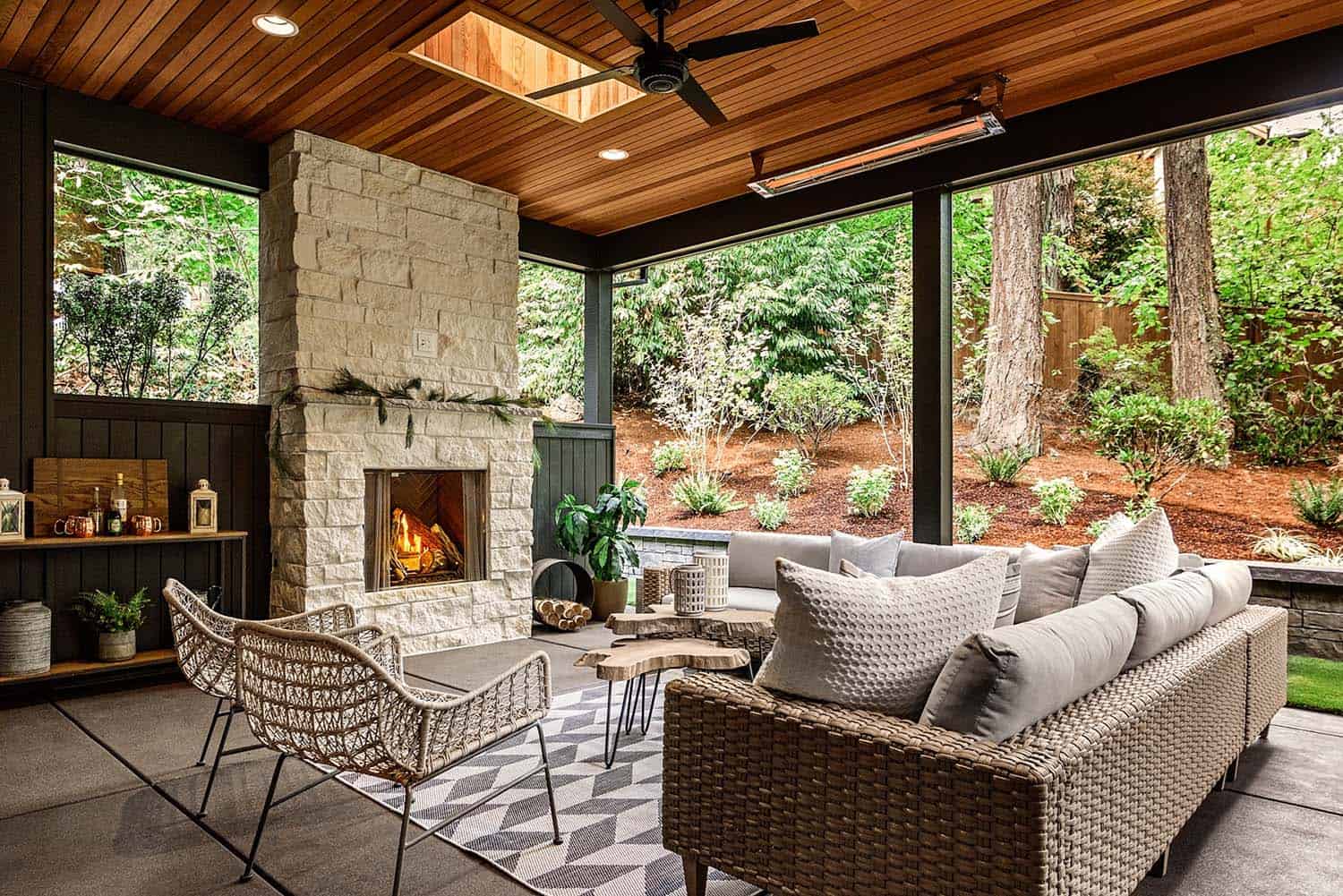 modern-rustic-house-covered-outdoor-porch-with-a-fireplace-oregon
