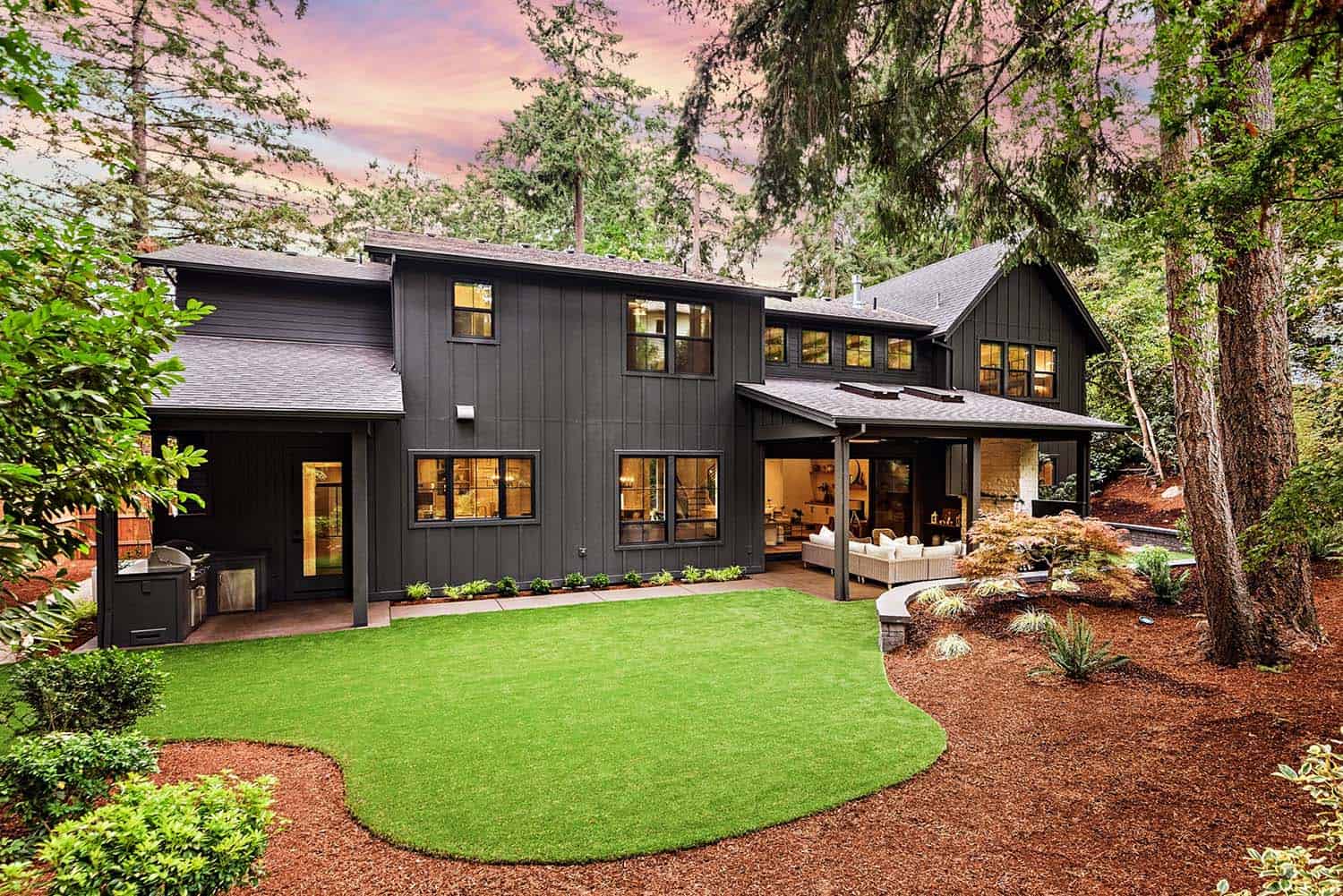 modern-rustic-house-exterior-backyard-oregon