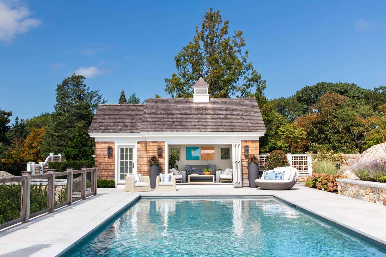 beach-style-pool-house
