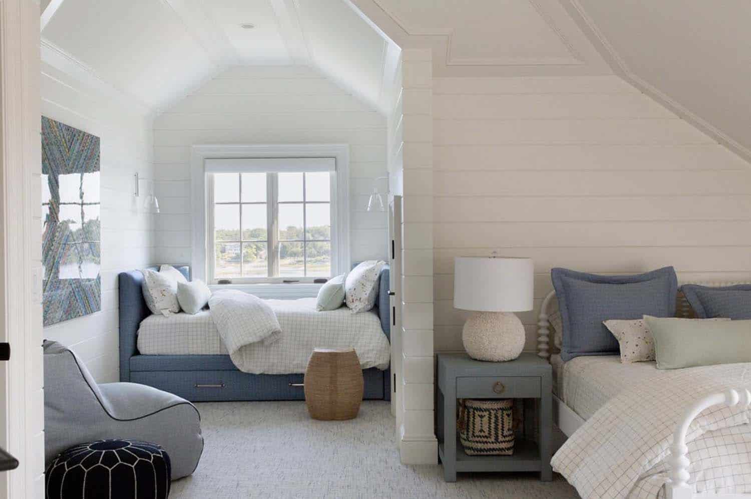 beach-style-guest-bedroom-with-a-window-nook-daybed