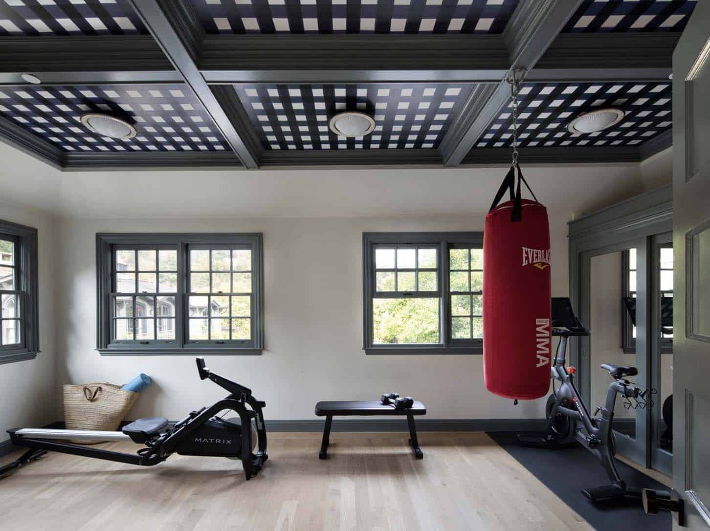 traditional-style-home-gym