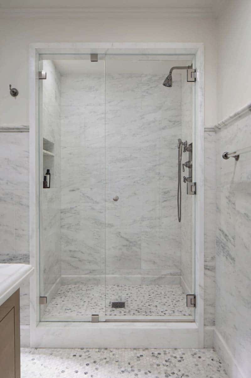 traditional-style-bathroom-shower
