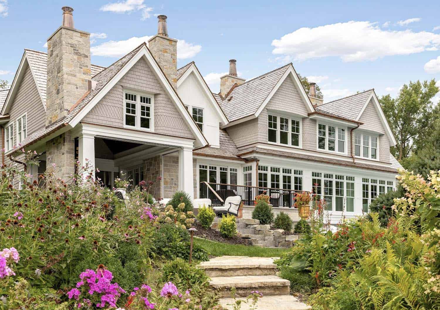 coastal-style-lake-house-exterior-backyard