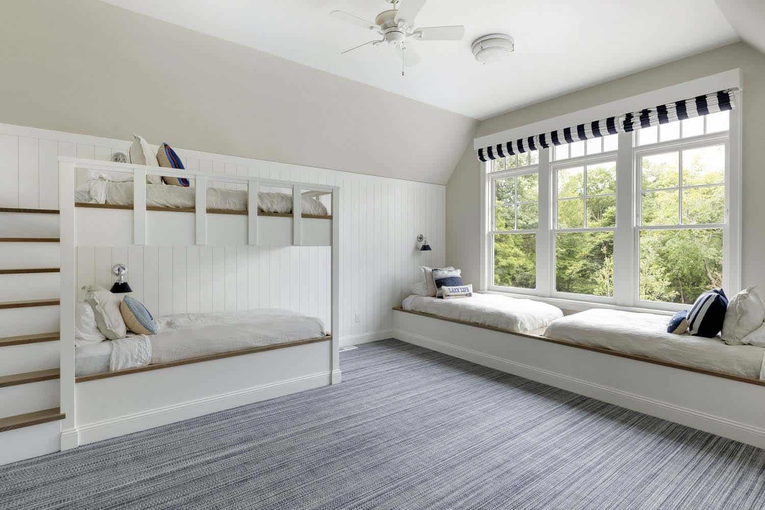 coastal-style-bunk-bedroom