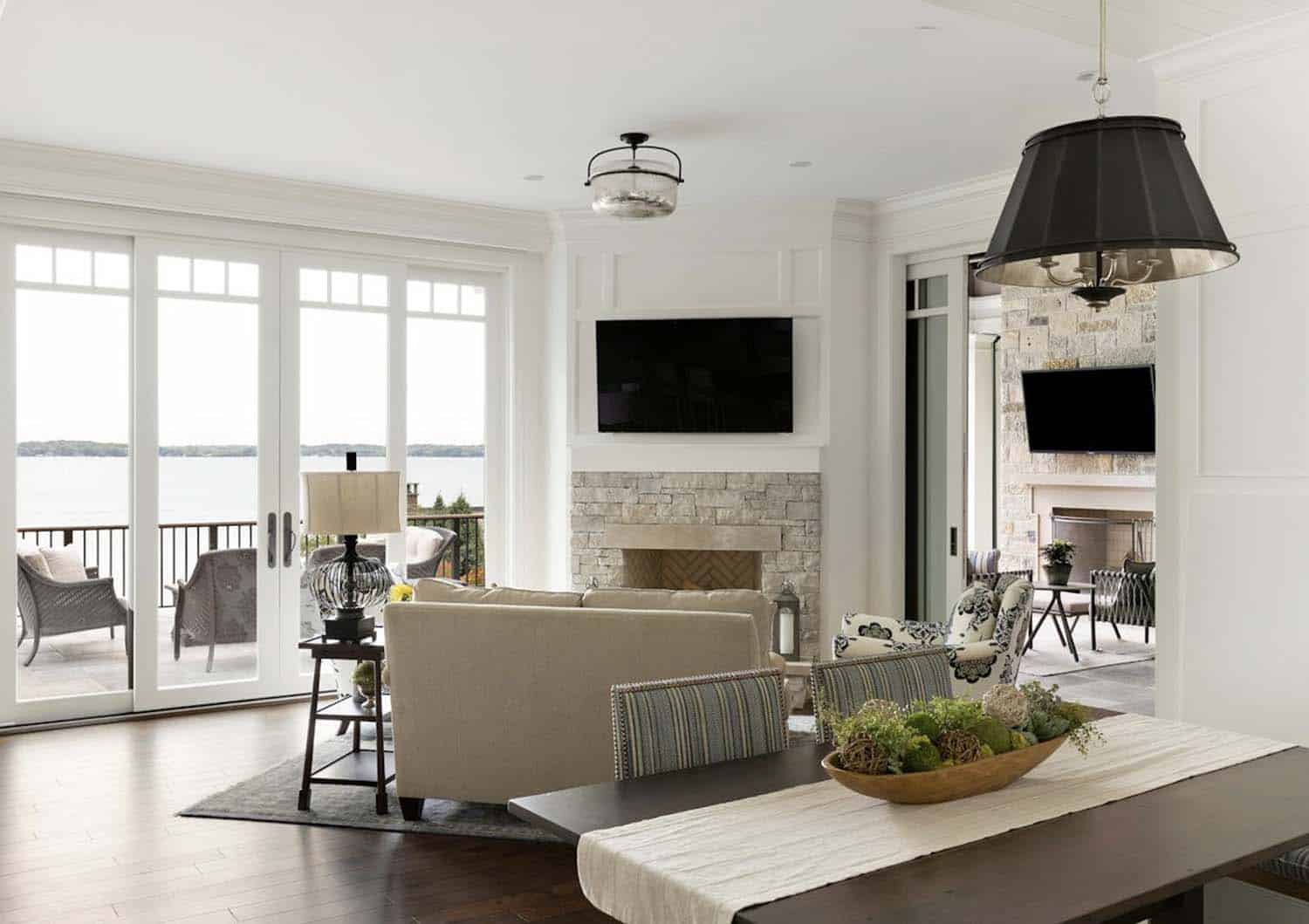 coastal-style-family-room