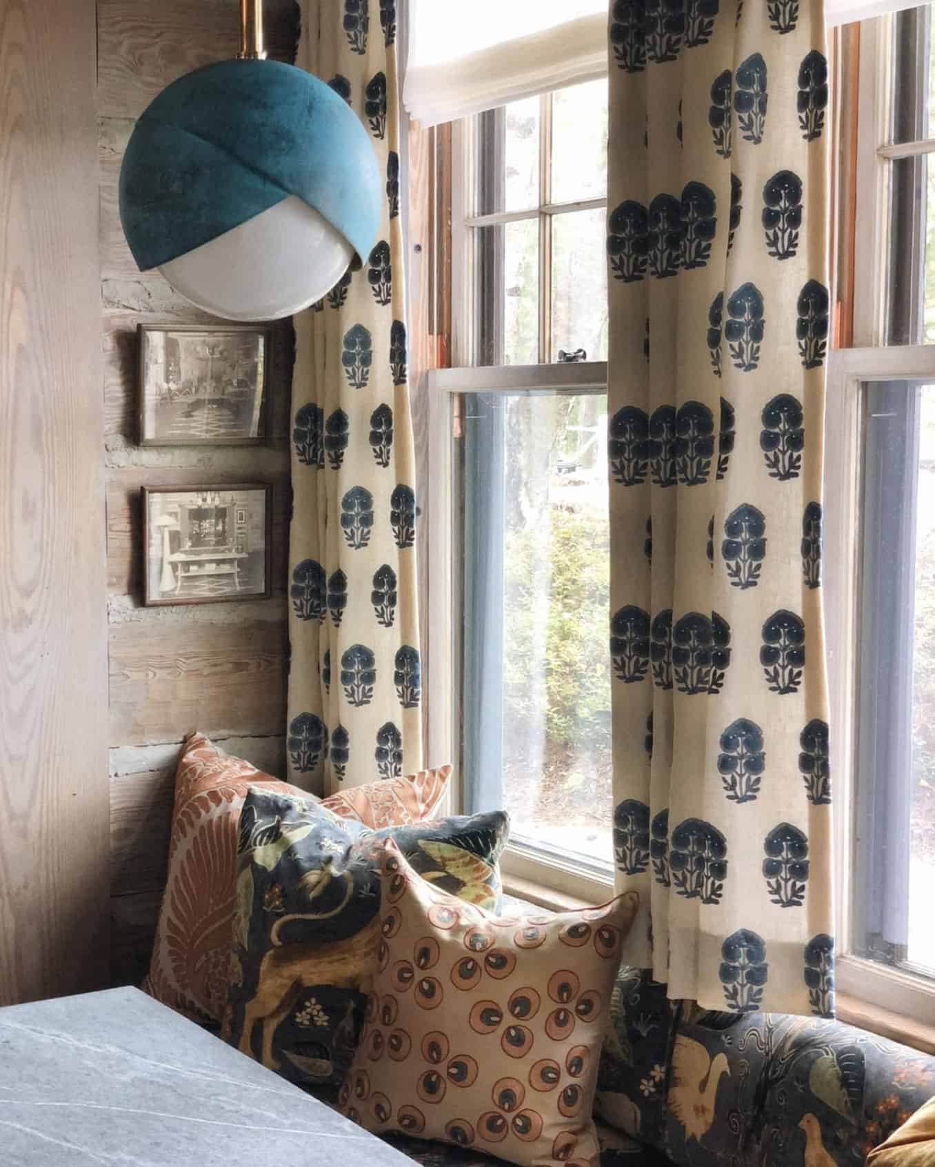 modern-rustic-window-seat-corner