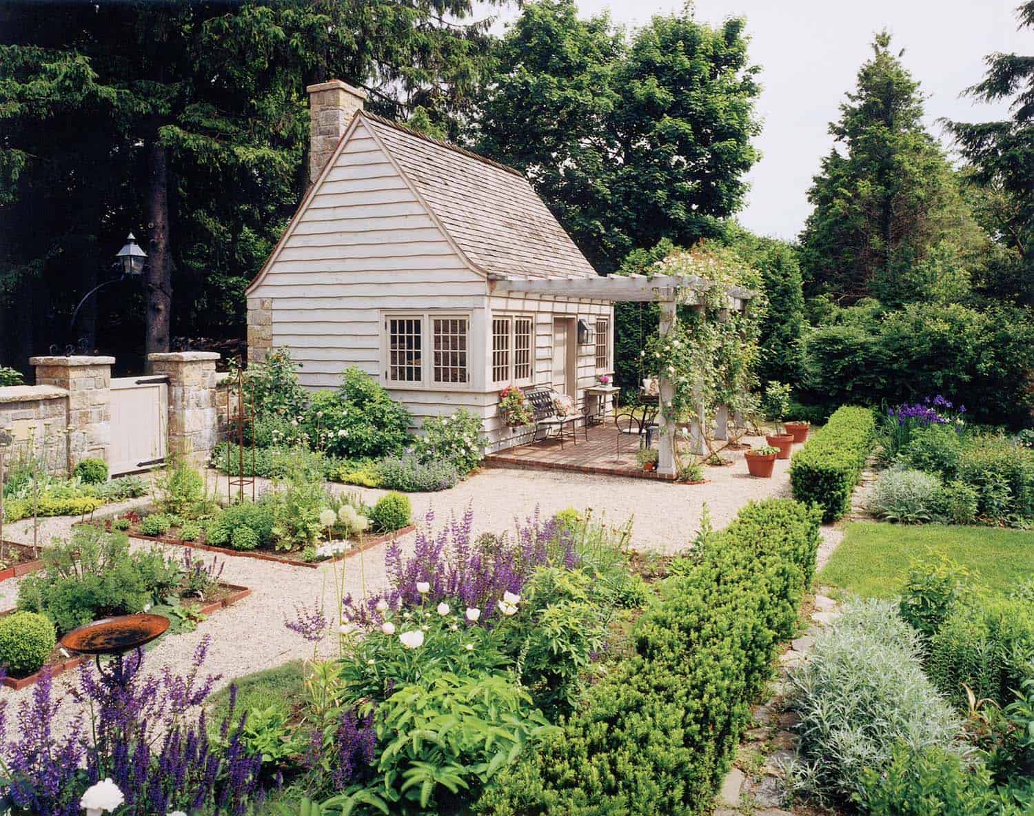 potting-shed-and-vegetable-garden