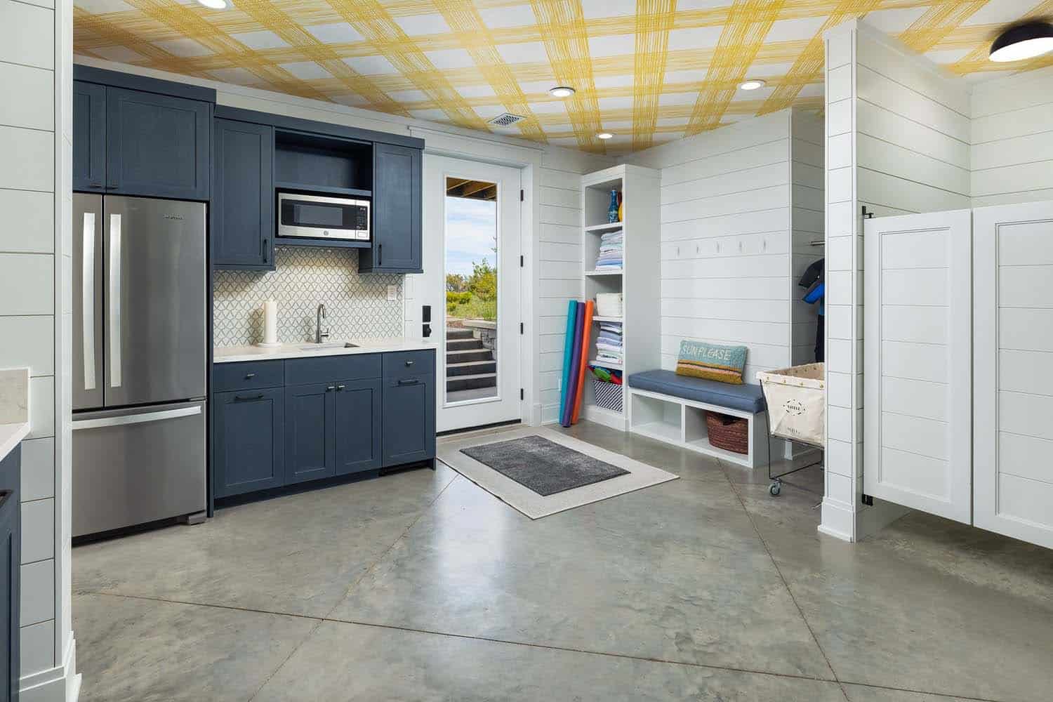 beach-style-mudroom-with-a-fridge-and-pool-change-room