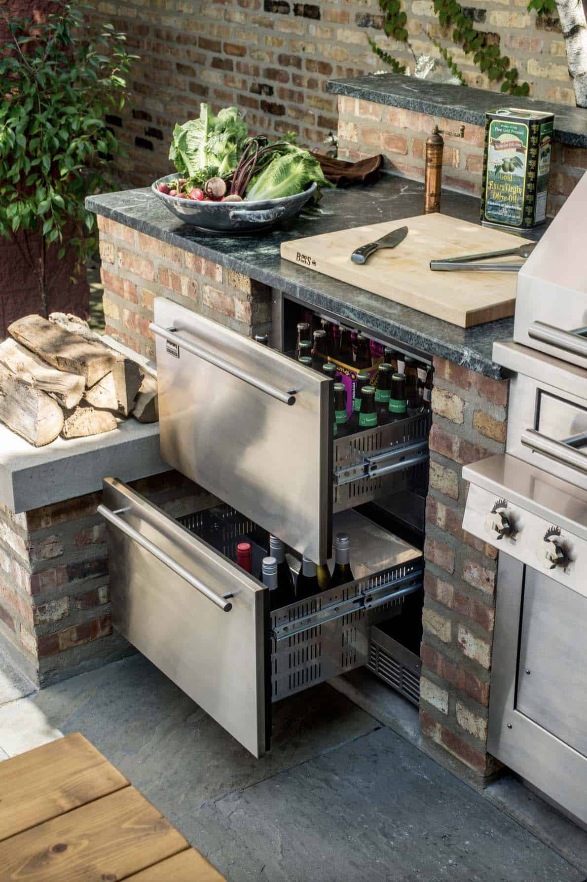 outdoor-kitchen-fridge-storage-drawers