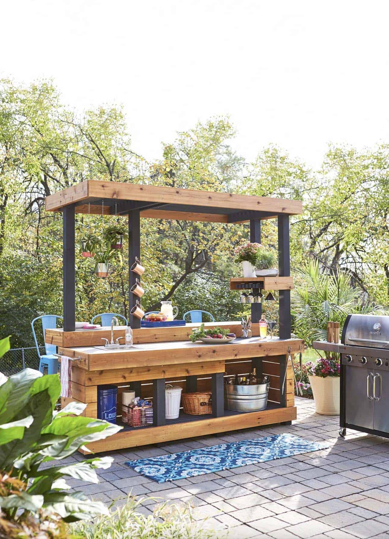 outdoor-bar-and-grill