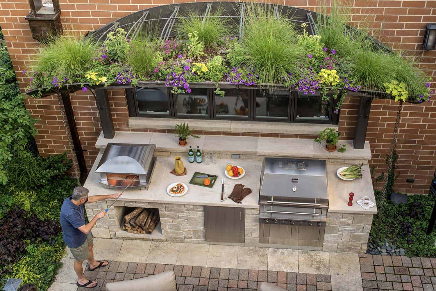 compact-outdoor-kitchen