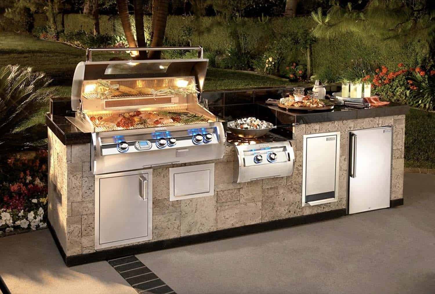 outdoor-patio-with-a-grilling-station