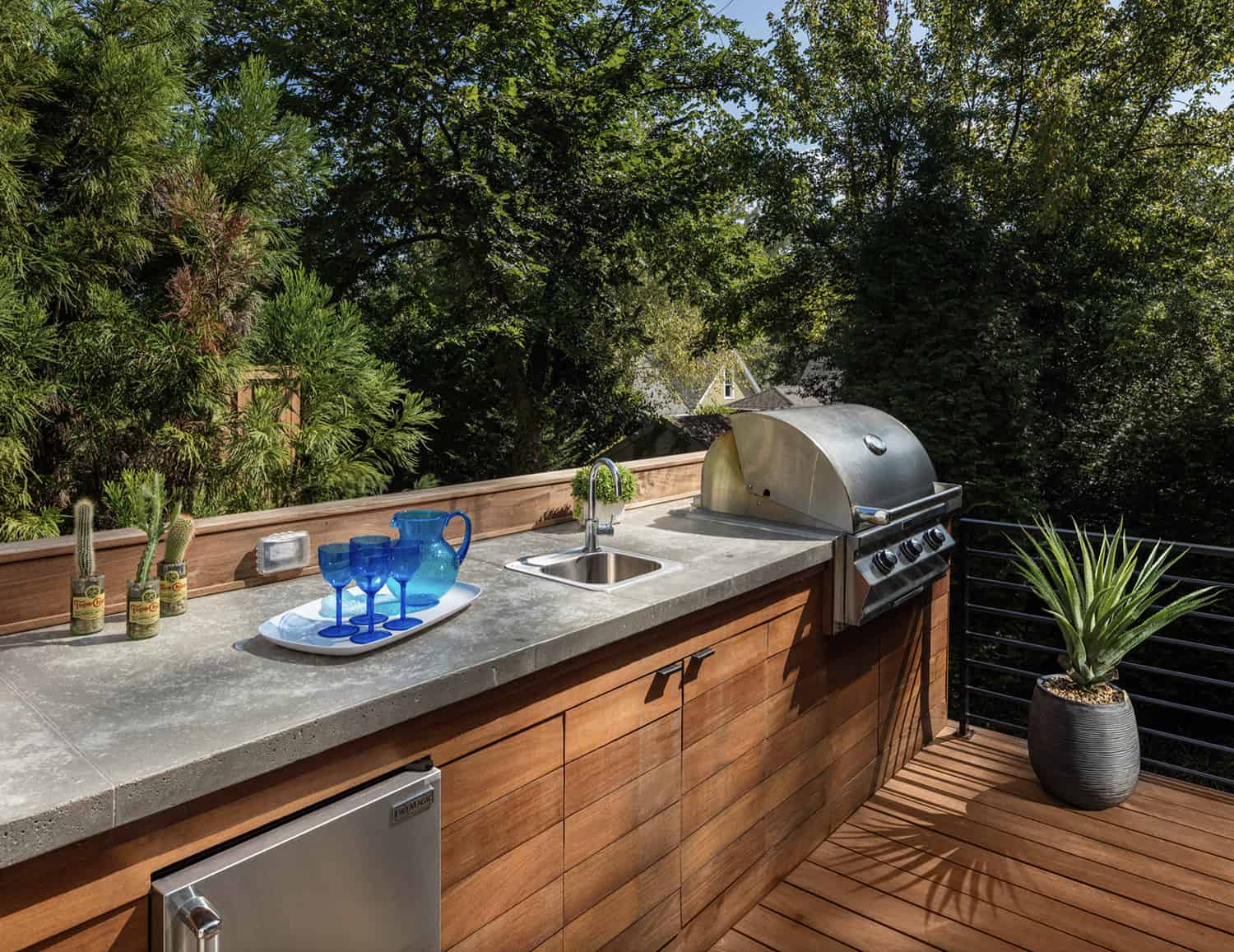 outdoor-deck-kitchen