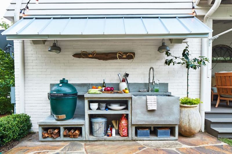 compact-and-functional-outdoor-kitchen