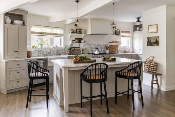 featured posts image for A stunning update to a charming cottage-inspired house in Orange County