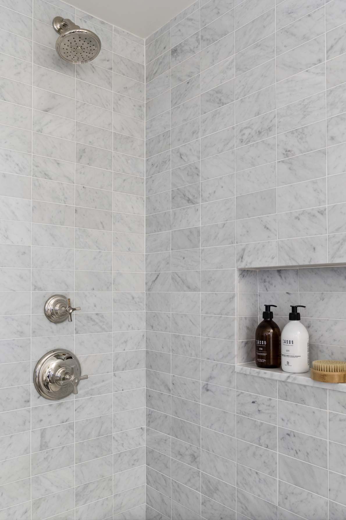 traditional-bathroom-shower-niche