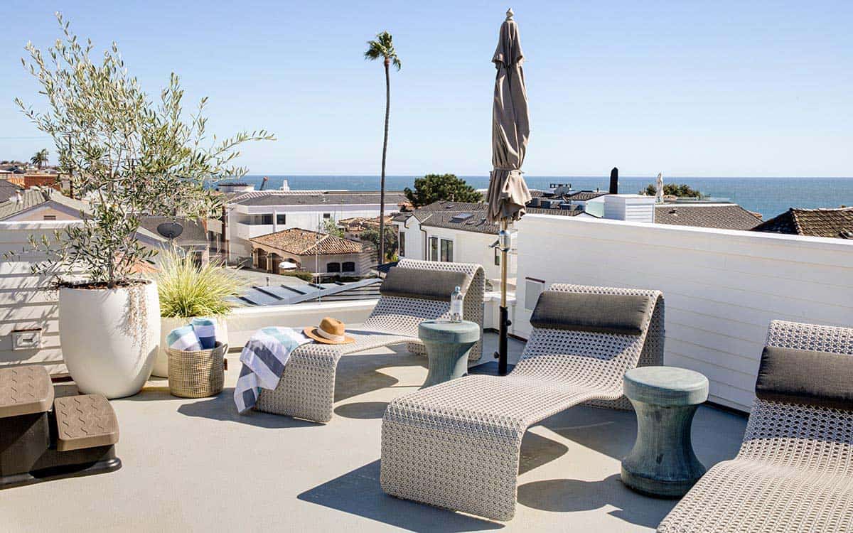 coastal-modern-home-roof-top-deck