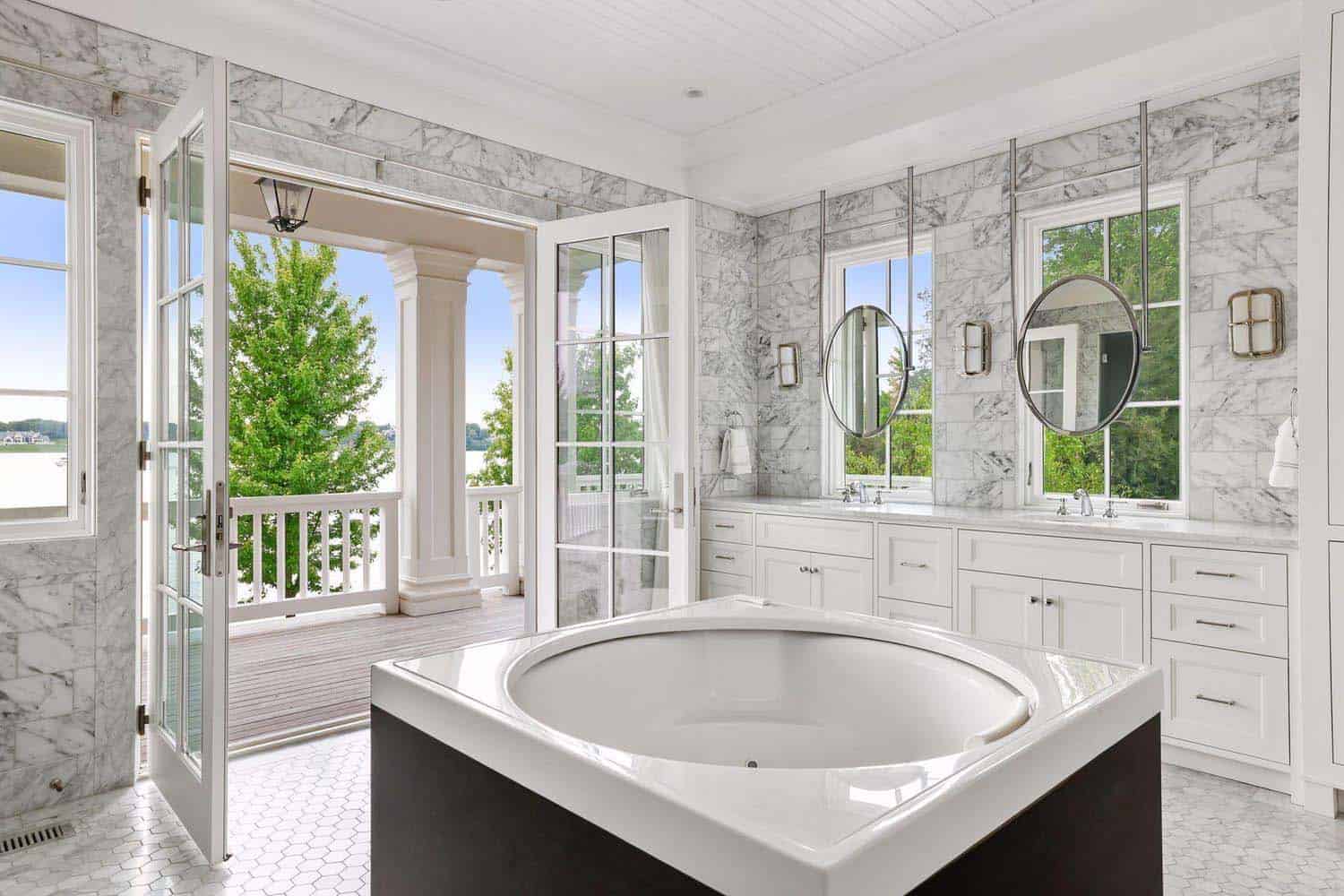 contemporary-bathroom-with-large-soaking-tub