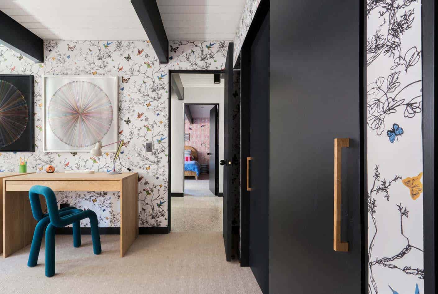 mid-century-modern-kids-bedroom-with-a-desk