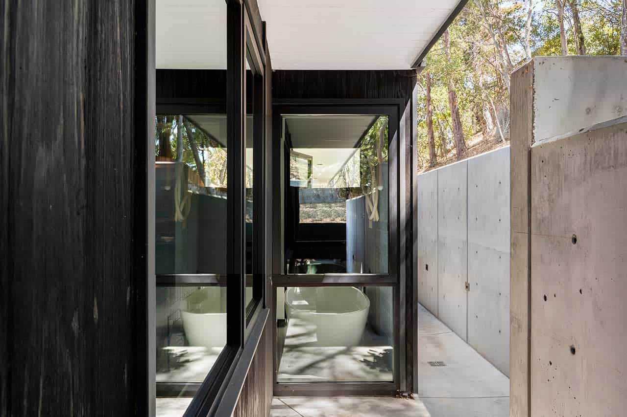 mid-century-modern-home-exterior-outdoor-shower