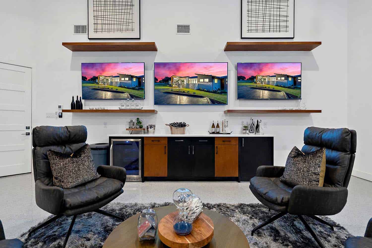 modern-garage-with-a-luxury-lounge