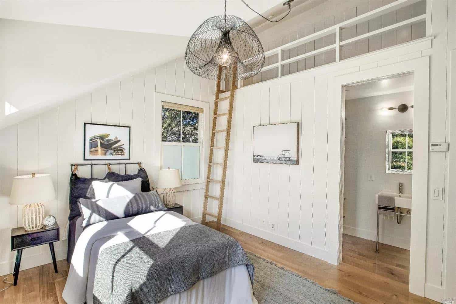 modern-farmhouse-bedroom-with-a-loft