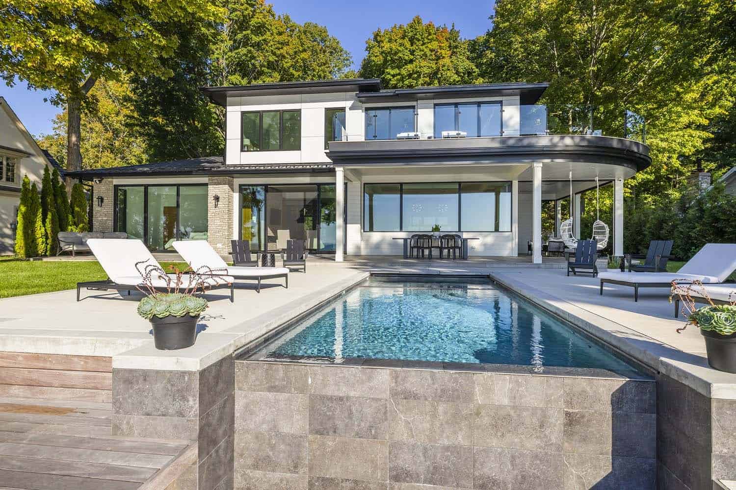 modern-lake-house-backyard-pool