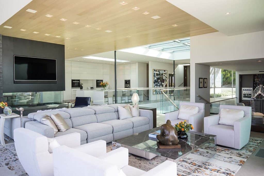 Explore this amazing modern house with custom details in Beverly Hills