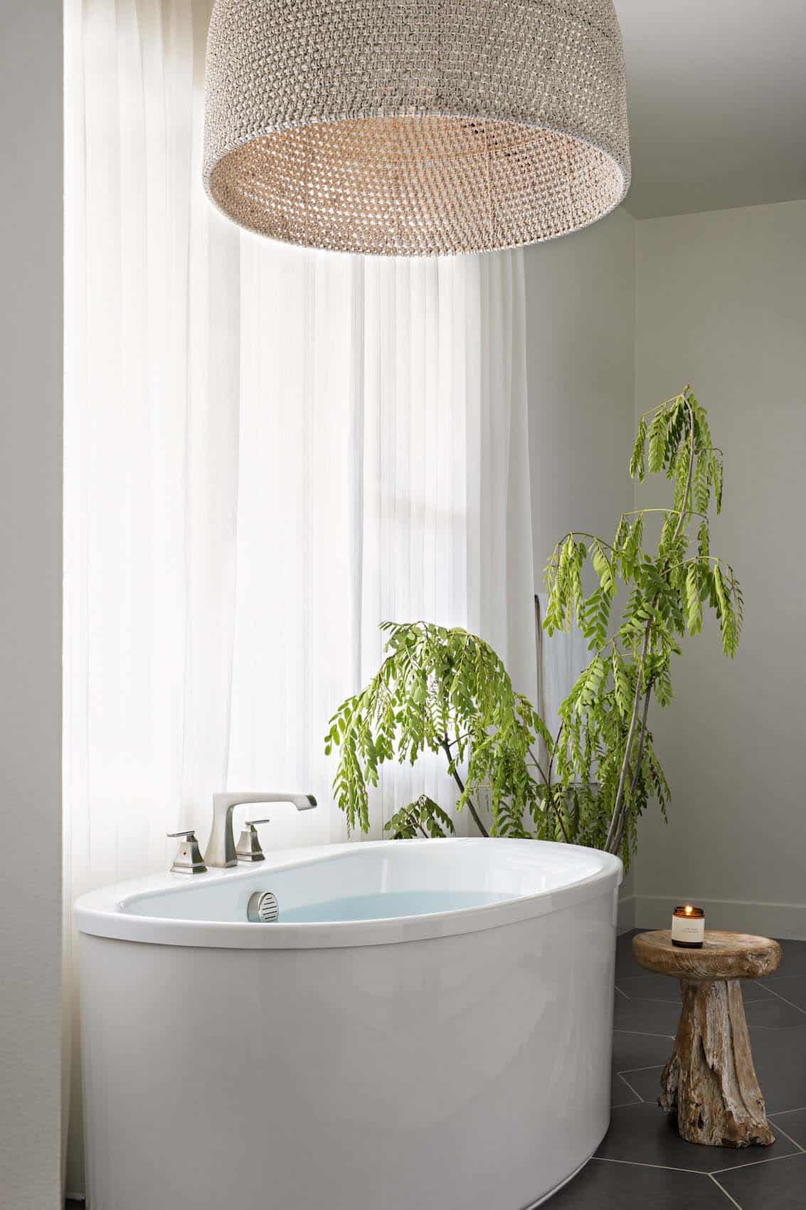 modern-mediterranean-style-bathroom-freestanding-tub