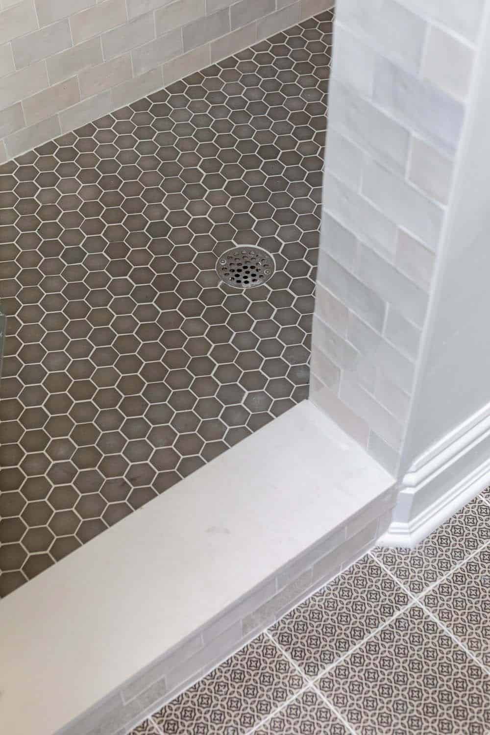 modern-bathroom-shower-curb-detail