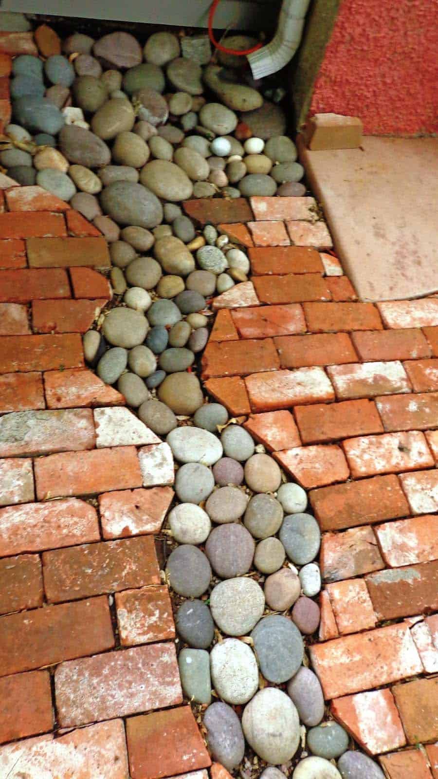 river-rock-roof-drainage