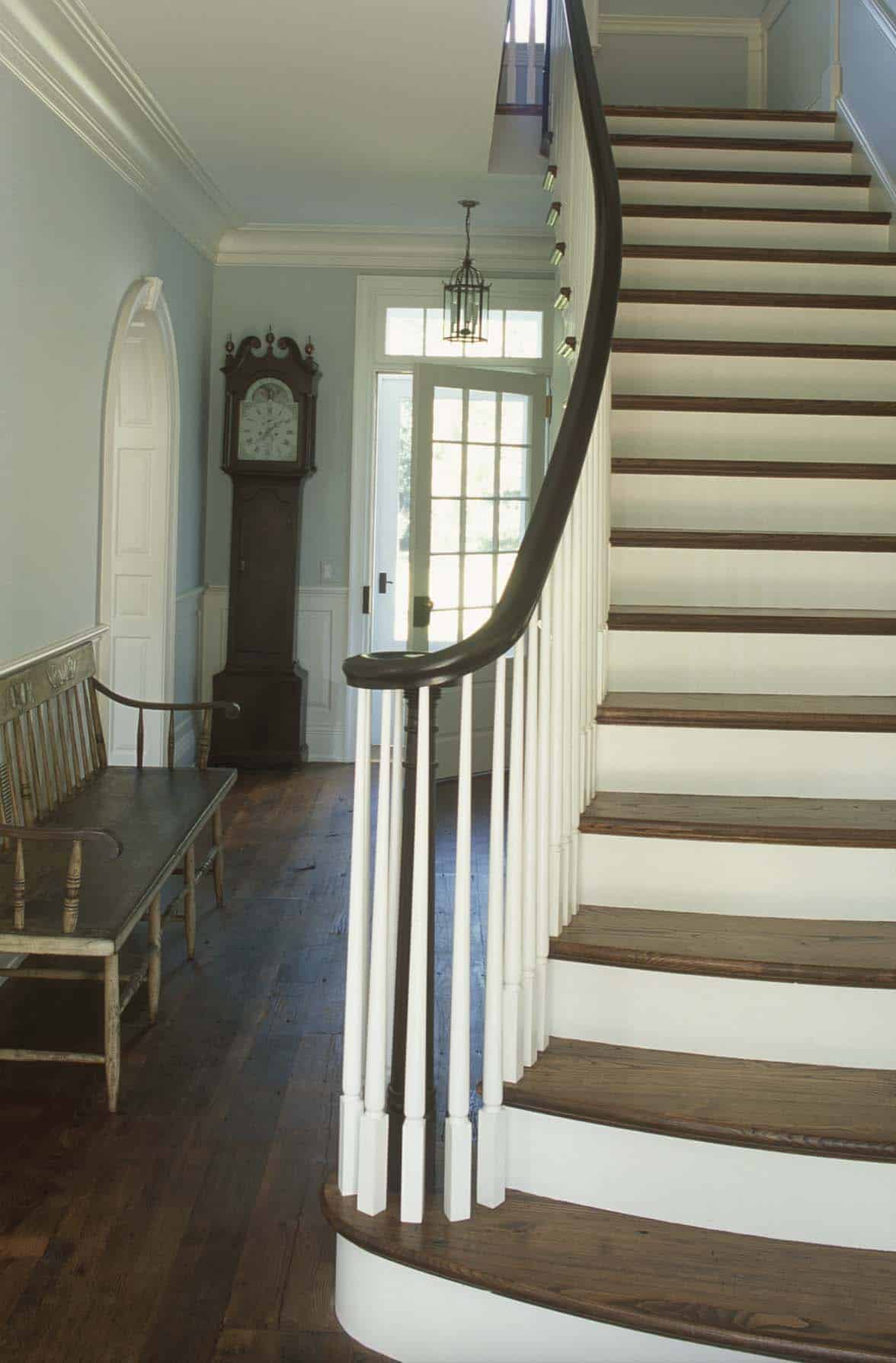 traditional-farmhouse-staircase