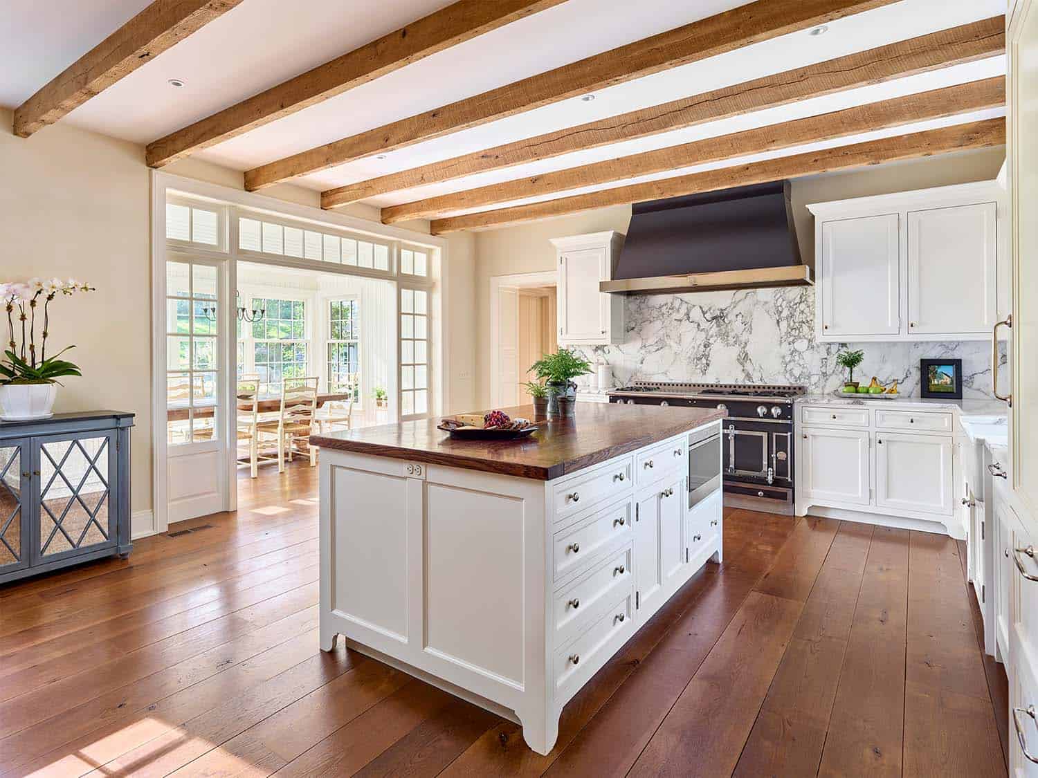 traditional-style-kitchen