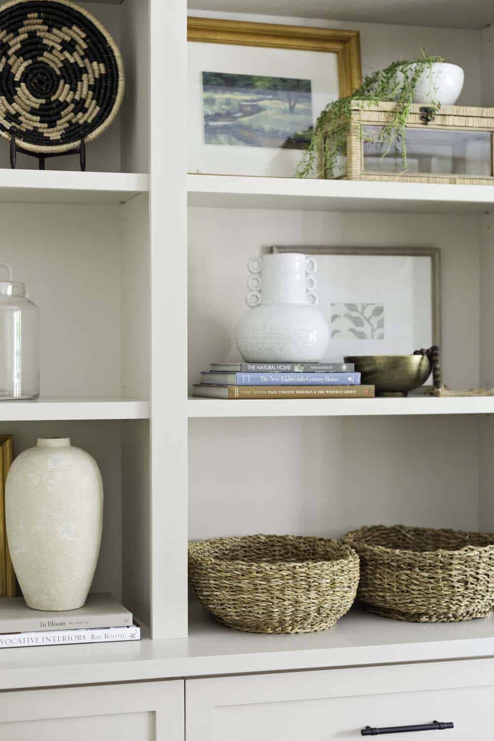 transitional-family-room-open-shelves