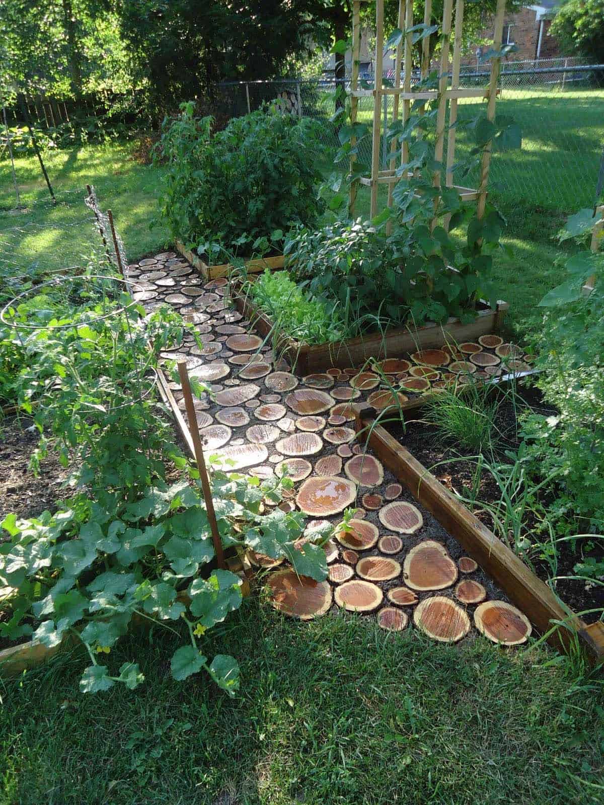 vegetable-garden-with-diy-wood-slice-pathway