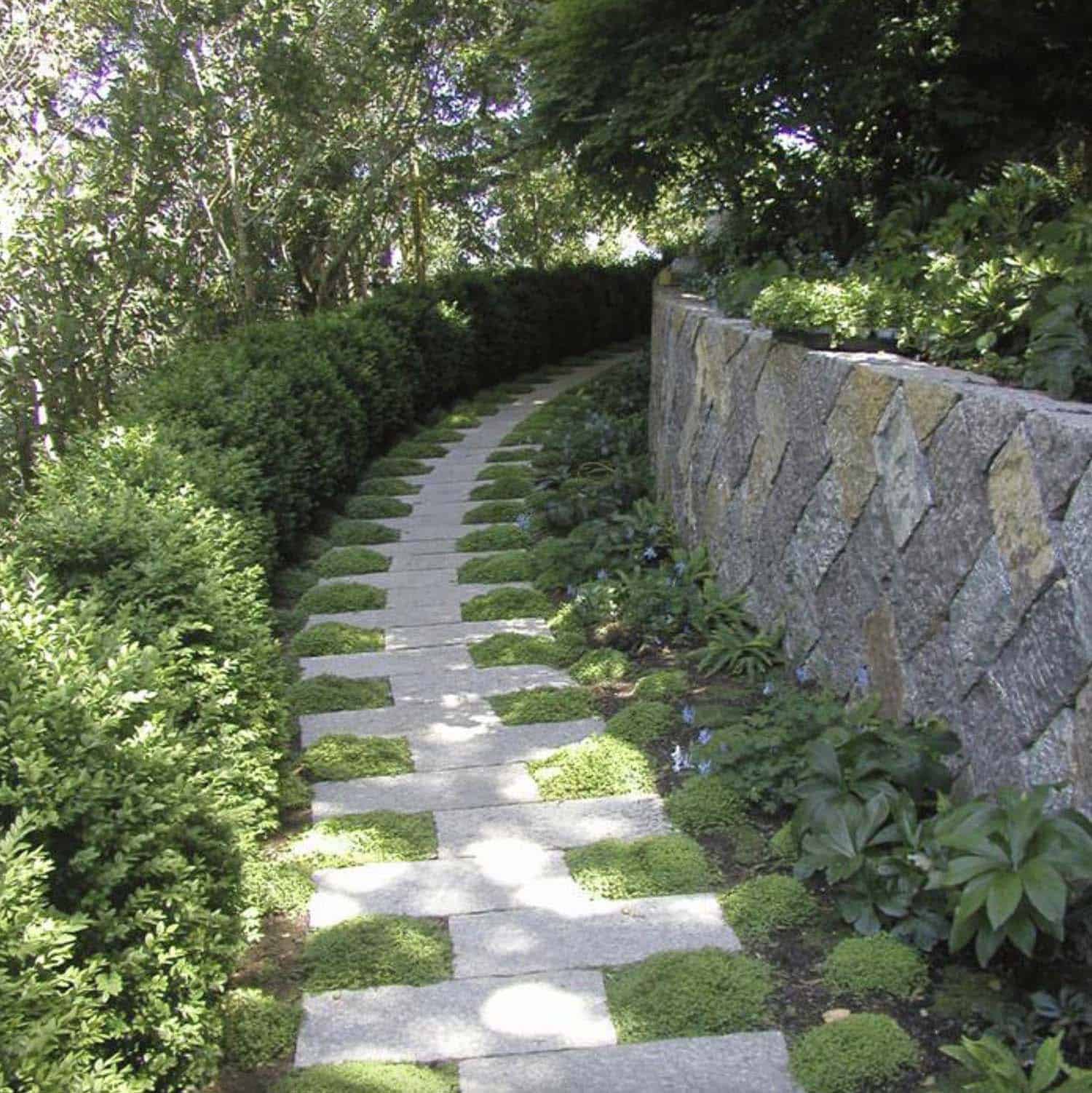 winding-zippered-stone-pathway