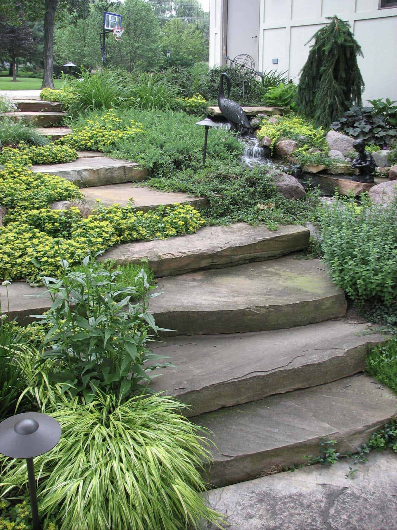 stepped-garden-pathway