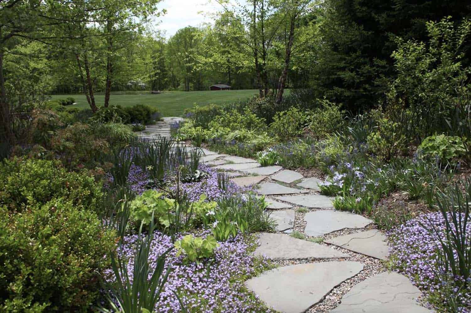stone-slab-garden-pathway