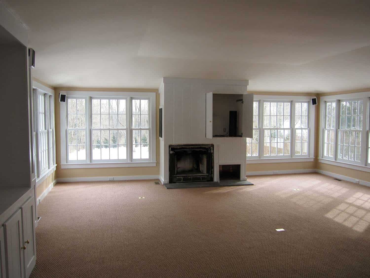 living room before the renovation