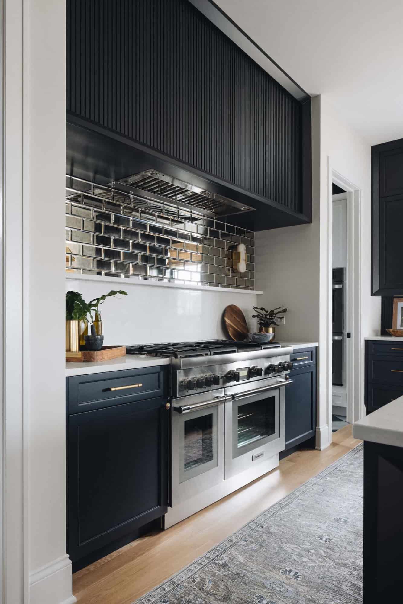 transitional-style-kitchen-range-wall