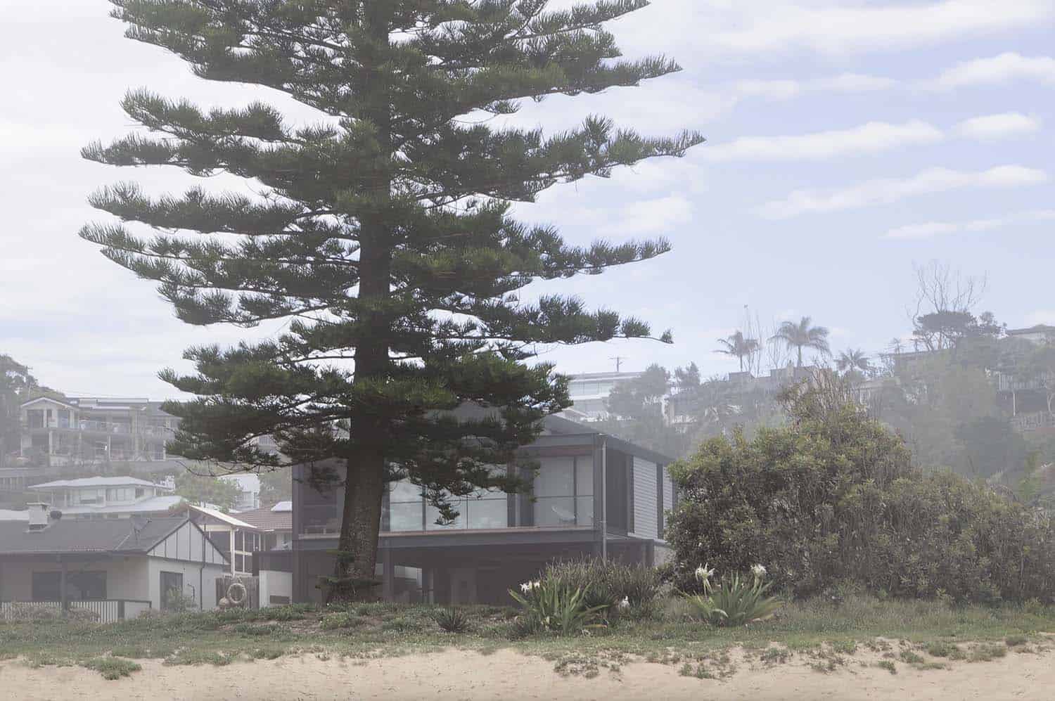 modern beach house exterior