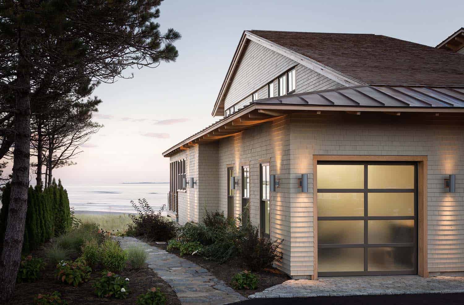 modern beach house exterior