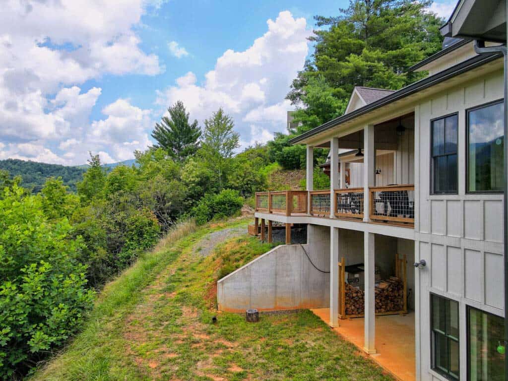 mountaintop-modern-farmhouse-exterior