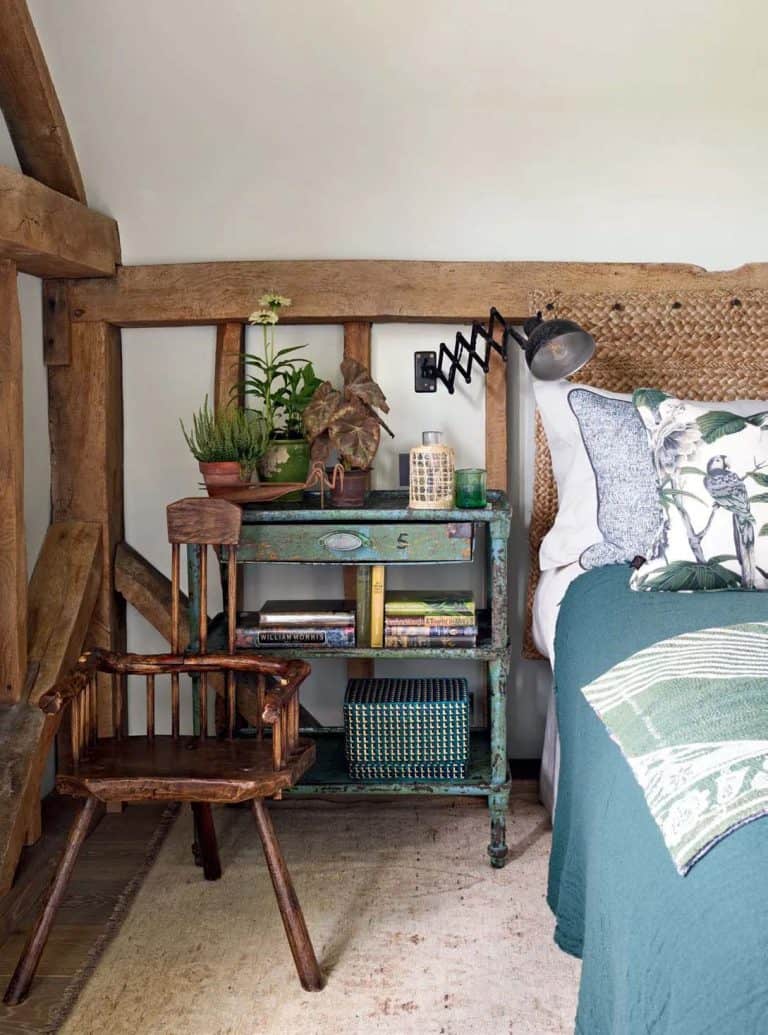 An old barn gets a stunning conversion into cozy living in Buckinghamshire