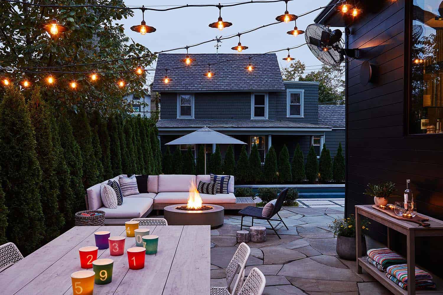 victorian-home-backyard-patio-with-alfresco-dining