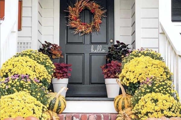 featured posts image for 18 Amazing Fall Front Porch Decorating Ideas To Celebrate The Season