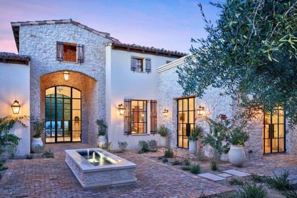 featured posts image for A charming Mediterranean Villa with gorgeous views of Camelback Mountain